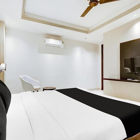 מלון גורגאון Super Townhouse Oak Udyog Vihar מראה חיצוני תמונה