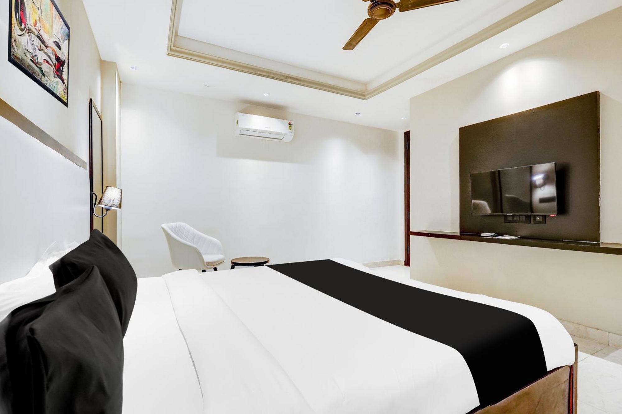 מלון גורגאון Super Townhouse Oak Udyog Vihar מראה חיצוני תמונה