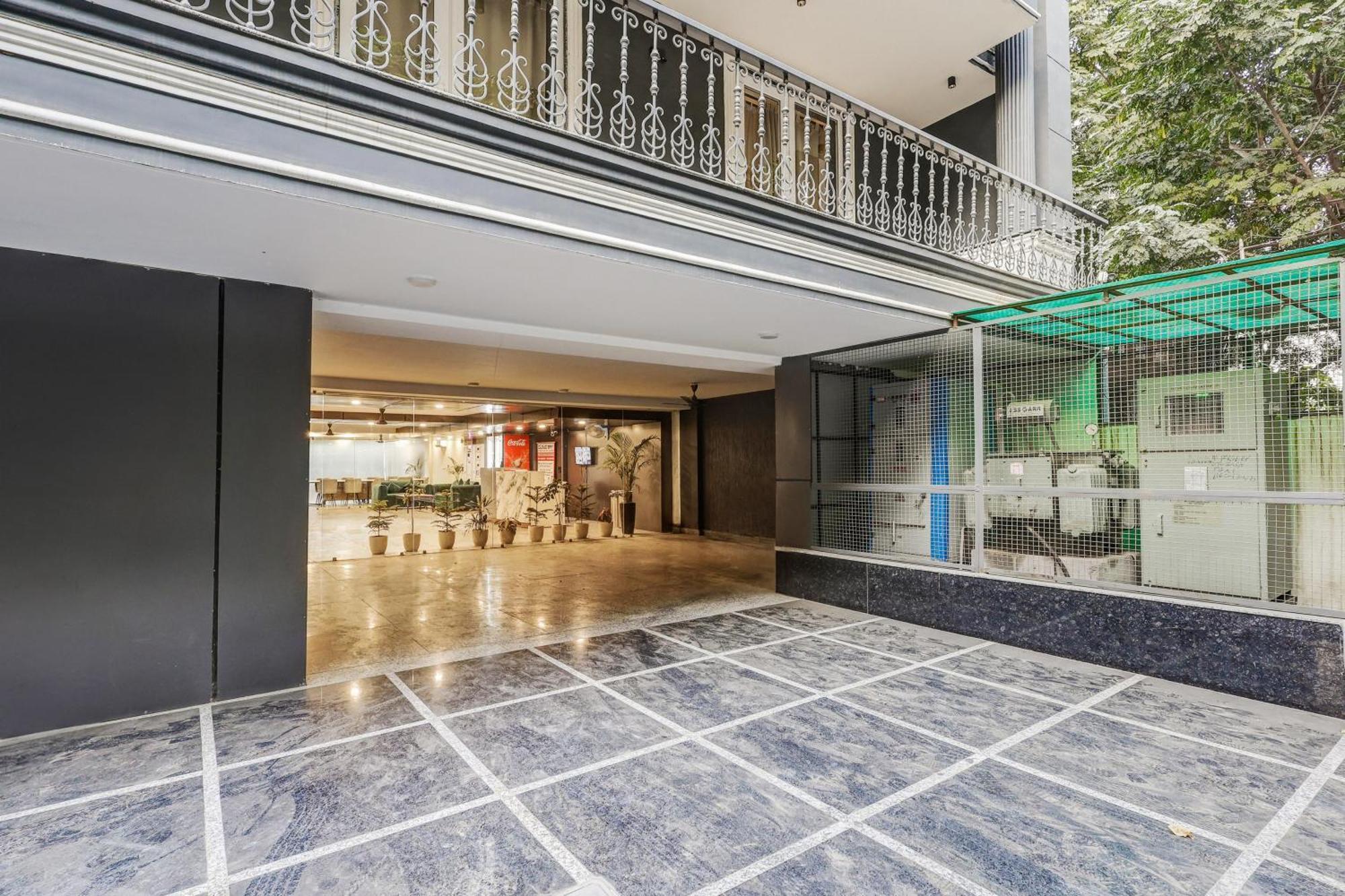 מלון גורגאון Super Townhouse Oak Udyog Vihar מראה חיצוני תמונה