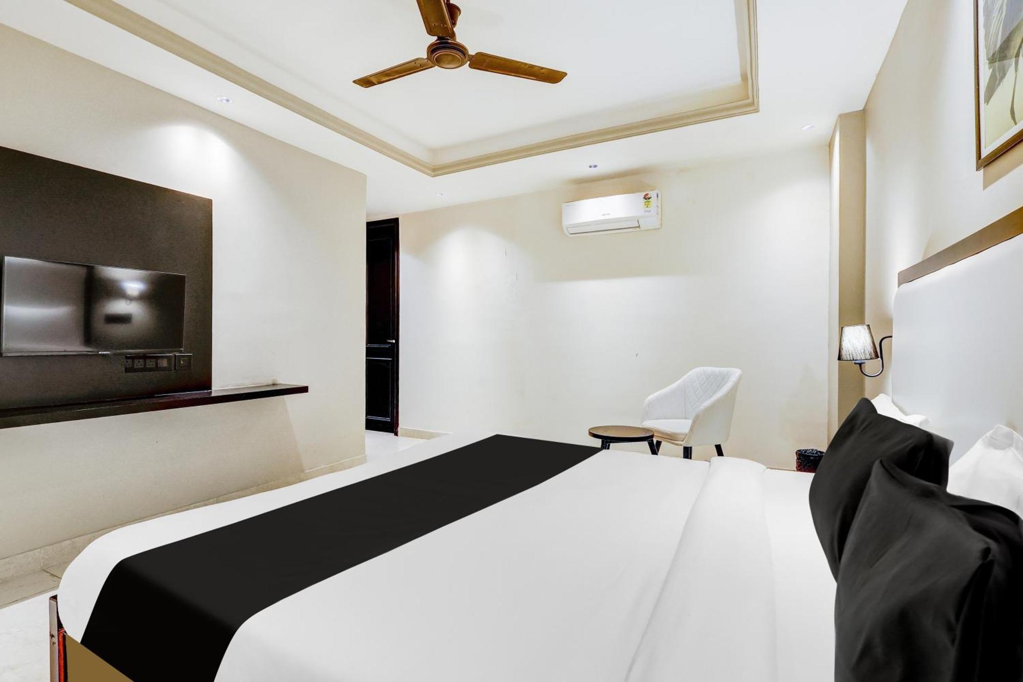 מלון גורגאון Super Townhouse Oak Udyog Vihar מראה חיצוני תמונה